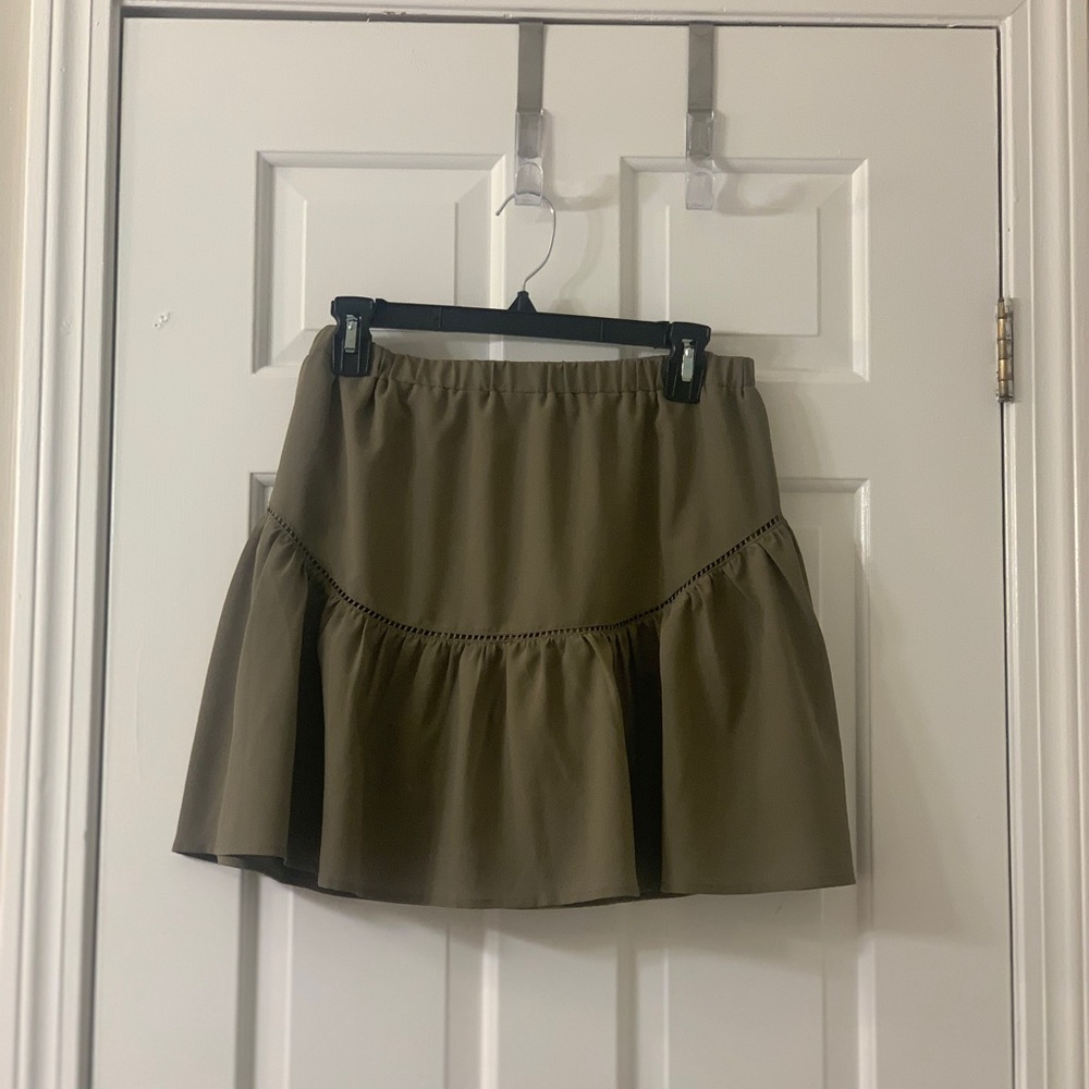 Banana Republic Skirt. Olive great, great condition.